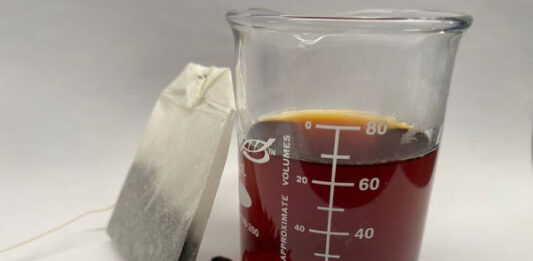 Процесс заваривания чая очищает воду от тяжелых металлов