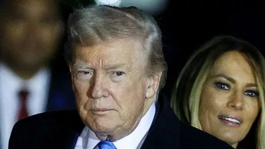 «Мир живет в эпоху денежного разврата». Почему политика Трампа приведет к включению «долларового принтера» — эксперт