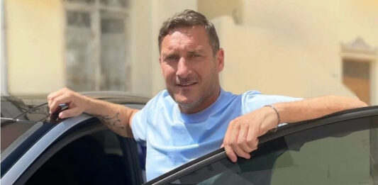 Заплатили шестизначную сумму. Легендарный Франческо Тотти приехал в Москву — фото