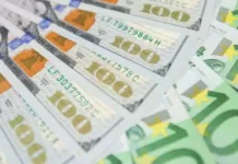 Самые распространенные схемы. Как бизнес нелегально выводит валюту за границу — оценка замглавы НБУ