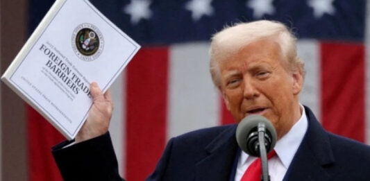 Установил дедлайн. Трамп угрожает Китаю дополнительными пошлинами в 50%, если Пекин не отменит свое увеличение тарифов