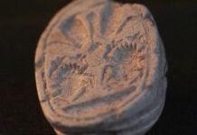 Удачная прогулка. Трехлетняя израильтянка нашла артефакт возрастом 3800 лет