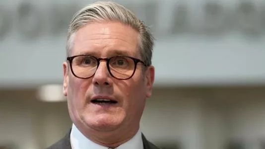 «Без всяких условий». Стармер после ударов РФ по Сумам заявил, что Путин должен согласиться на немедленное прекращение огня