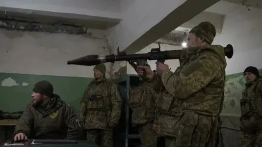 В Минобороны вдвое расширили перечень боевых должностей и специальностей по контракту 18−24
