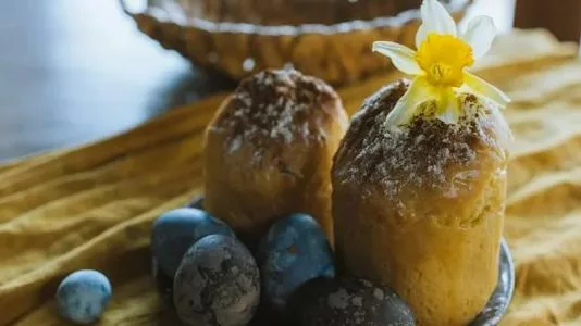 Пасха в Украине 2025: какое значение имеют творожная и мучная пасхи