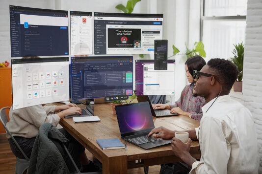 Технология Spacetop создает огромное виртуальное пространство для работы перед глазами