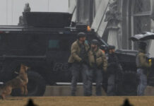 В Канаде полиция арестовала мужчину, который забаррикадировался в здании парламента