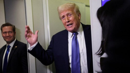 Ответ на действия Трампа. Канада вводит 25-процентные пошлины на некоторые американские автомобили — премьер