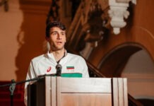 Пришлось вызывать врача. Болгарского теннисиста дисквалифицировали после случайного удара мячом в голову соперника — видео