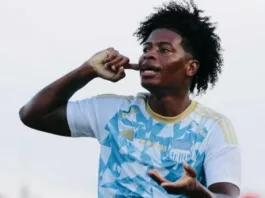 В Эквадоре преступники похитили жену и сына футболиста, сам игрок прятался под кроватью