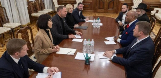 «Его поразили свидетельства преступлений россиян». Ермак рассказал о встрече с духовным советником Трампа пастором Бернсом