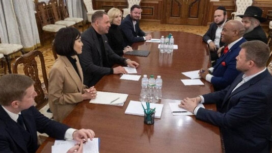 «Его поразили свидетельства преступлений россиян». Ермак рассказал о встрече с духовным советником Трампа пастором Бернсом