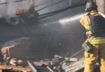 Россия ночью и утром атаковала Запорожье и область шахедами: произошел пожар на предприятии, повреждены жилые дома — фото