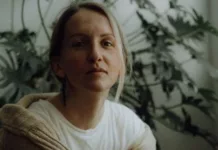 Люди, выехавшие за границу и говорящие на русском, не собираются иметь ничего общего с Украиной — писательница