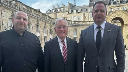 Келлог встретился с Ермаком и Умеровым в Париже