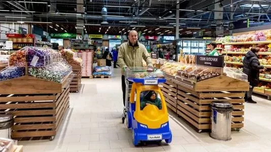 Детская мечта сбылась. Один из крупнейших ритейлеров Украины начал торговать верхушками пасок — фото