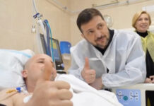 Зеленский приехал в Днепр и посетил госпиталь, где проходят лечение украинские военные после ранений