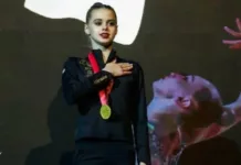 16-летняя Онофрийчук отказалась фотографироваться с экс-россиянкой и белоруской — они слушали гимн Украины на Кубке мира — видео