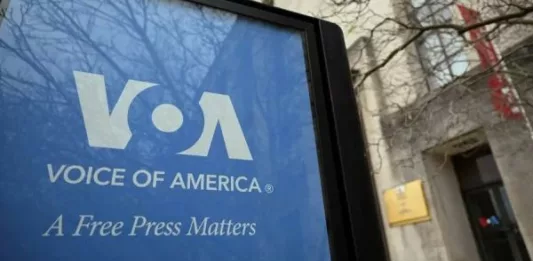 В США суд обязал администрацию Трампа возобновить работу Голоса Америки