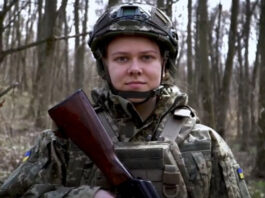 Первая девушка подписала контракт 18−24 — видео NV