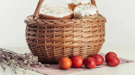Сколько яиц красить и святить на Пасху 2025 — есть ли стандарты и нормы