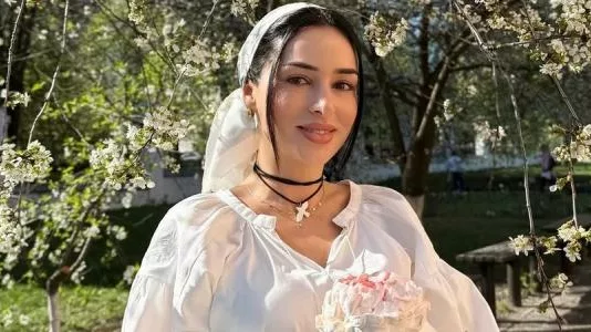 «Очень стыдно за вас». Злата Огневич нарвалась на хейт из-за «кулича» в пасхальной корзине — певица отреагировала