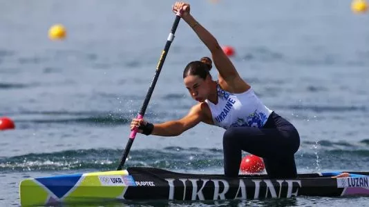 «Русня принесла мир». Олимпийская призерка показала поврежденный после удара РФ спортивный объект в Днепре — фото