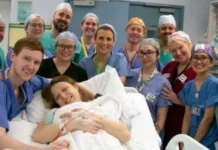 Назвали в честь донора. В Великобритании женщина с пересаженной маткой впервые родила ребенка