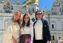 В образах в украинском стиле. Ада Роговцева, Ольга Сумская, Лилия Ребрик, Катя Осадчая, Елена Борисова отпраздновали Пасху в семейной кругу