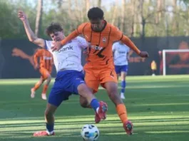 Футболисты Динамо и Шахтера подрались после матча юношеского первенства, арбитр показал пять красных карточек — видео