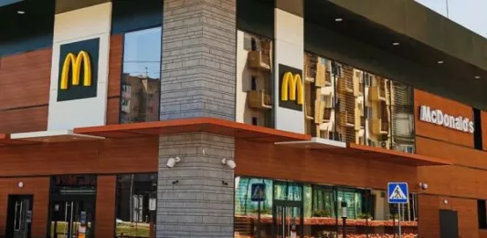 «Одни из первых осудили вооруженную агрессию РФ»: в McDonald’s заявили, что не собираются возвращаться в Россию