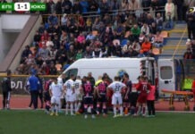 В Украине футболист потерял сознание во время матча: клуб сделал заявление о здоровье игрока