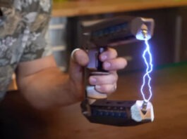 «Bear Blaster 5000» отпугивает диких зверей разрядом молнии в 268 000 вольт