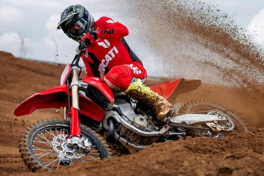 Ducati выпустила Desmo450 MX — свой первый мотокроссовый байк