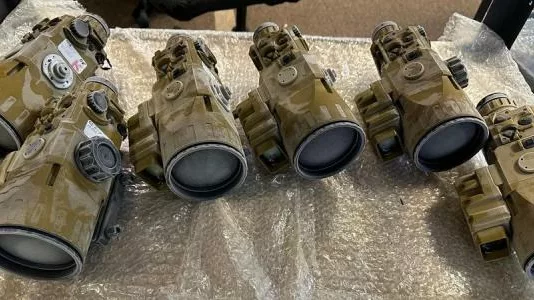 Борьба с коррупцией или с конкурентами? Как НАБУ и САП расследуют дело производителя оптики, эвакуированного в Чехию — разбор NV Бизнес