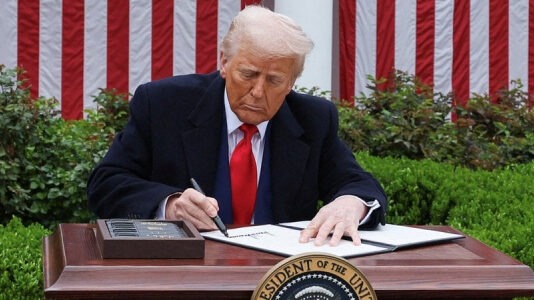 «Экономическая война». Лучшие обложки мировых СМИ о новых импортных пошлинах США, которые ввел Трамп