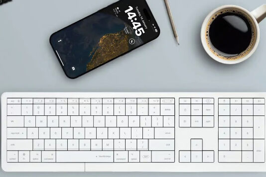 Клавиатура Clevetura CLVX 1 является одним огромным трекпадом