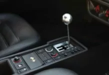 Для ценителей. Ferrari хочет вернуть механическую коробку передач