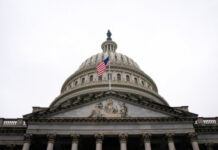 Четыре сенатора-республиканца объединились с демократами, чтобы проголосовать за отмену тарифов для Канады