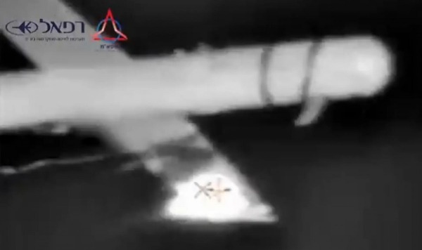 Боевой лазер впервые в истории поразил реальную цель