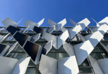 Термофасад FlectoLine имитирует поведение растений и насекомых для управления теплом внутри зданий