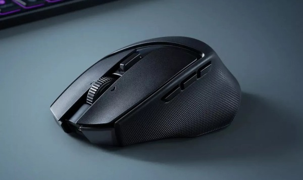 Razer представила крайне необычный динамик-подголовник