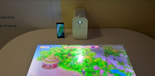 Проектор Samsung Premiere 5 может играть роль настольного тачскрина