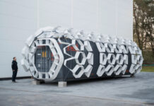 Морской контейнер превратили в жилище для будущих лунных колонистов