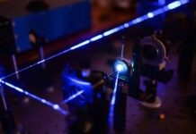 Российские и белорусские ученые создали микролазеры диаметром 5–8 мкм