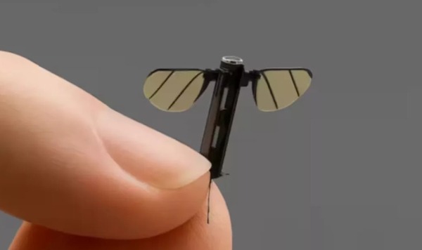 Китай продемонстрировал микродрон размером с комара