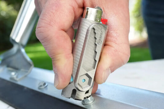 Мультитул Geekey 2.0 объединяет более 15 инструментов вокруг обычной зажигалки