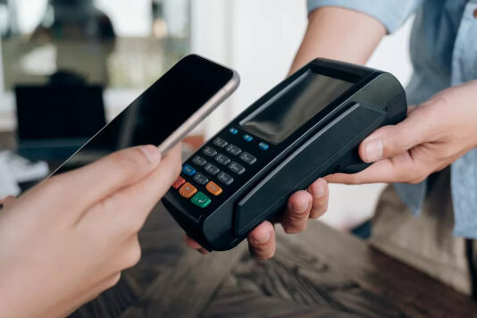 Бесконтактная оплата стандарта NFC 15 станет в четыре раза более дальнобойной