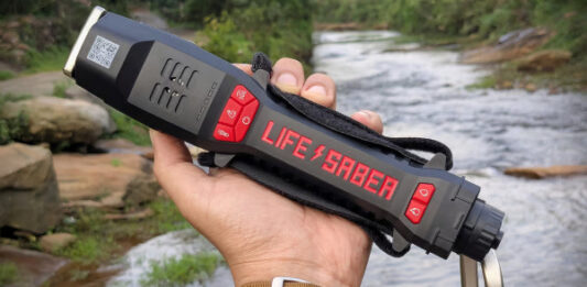 Мультитул Lifesaber собрал в себе феерическую коллекцию инструментов для выживания