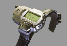 В каких наручных часах впервые появилась функция телефона